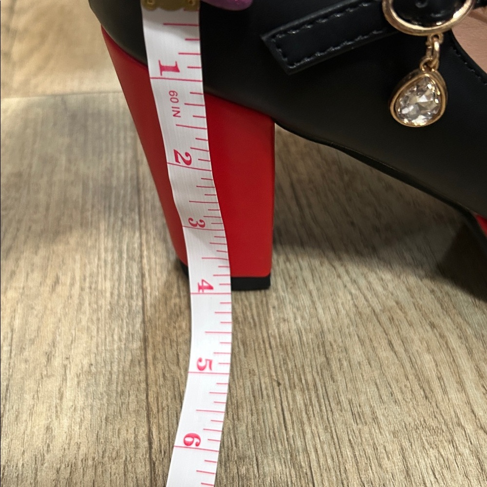 Elegant Black and Red Women's Heels - Picture 5 of 6